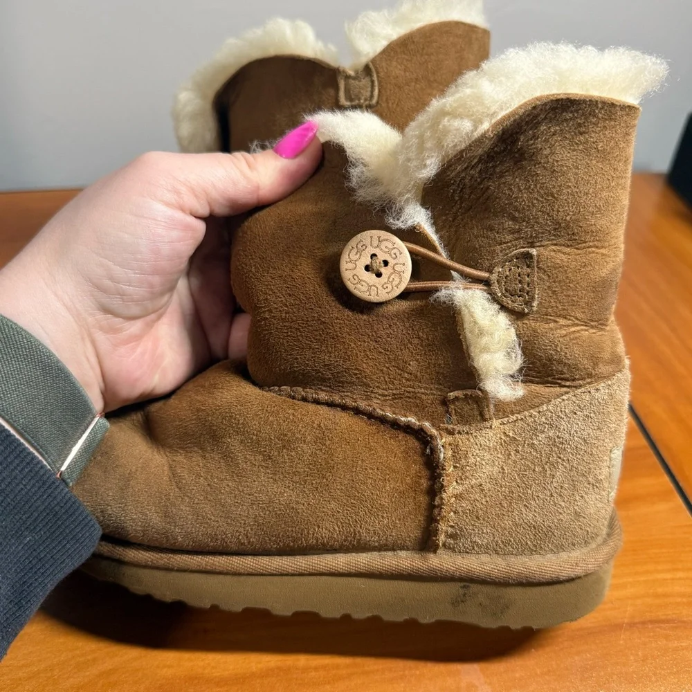 UGG kids bailey